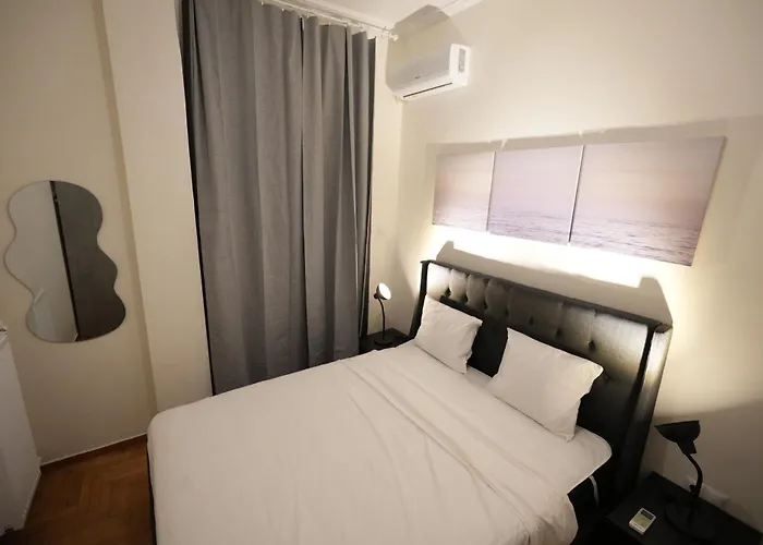 Cozy & Modern 2 Bdrm Near Imitou