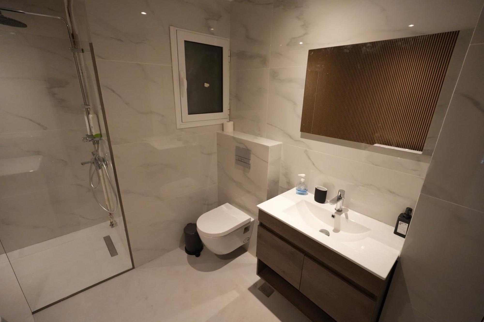 Cozy & Modern 2 Bdrm Near Imitou Apartment *